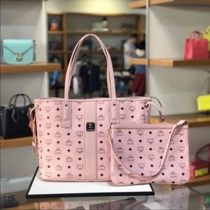 MCM reversible medium tote with pouch